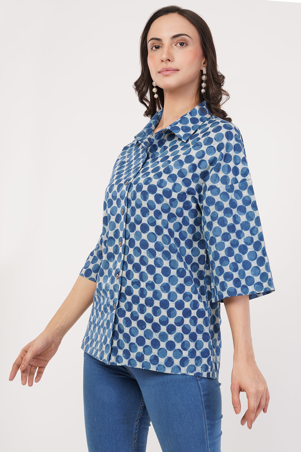 Block printing blue circle shirt