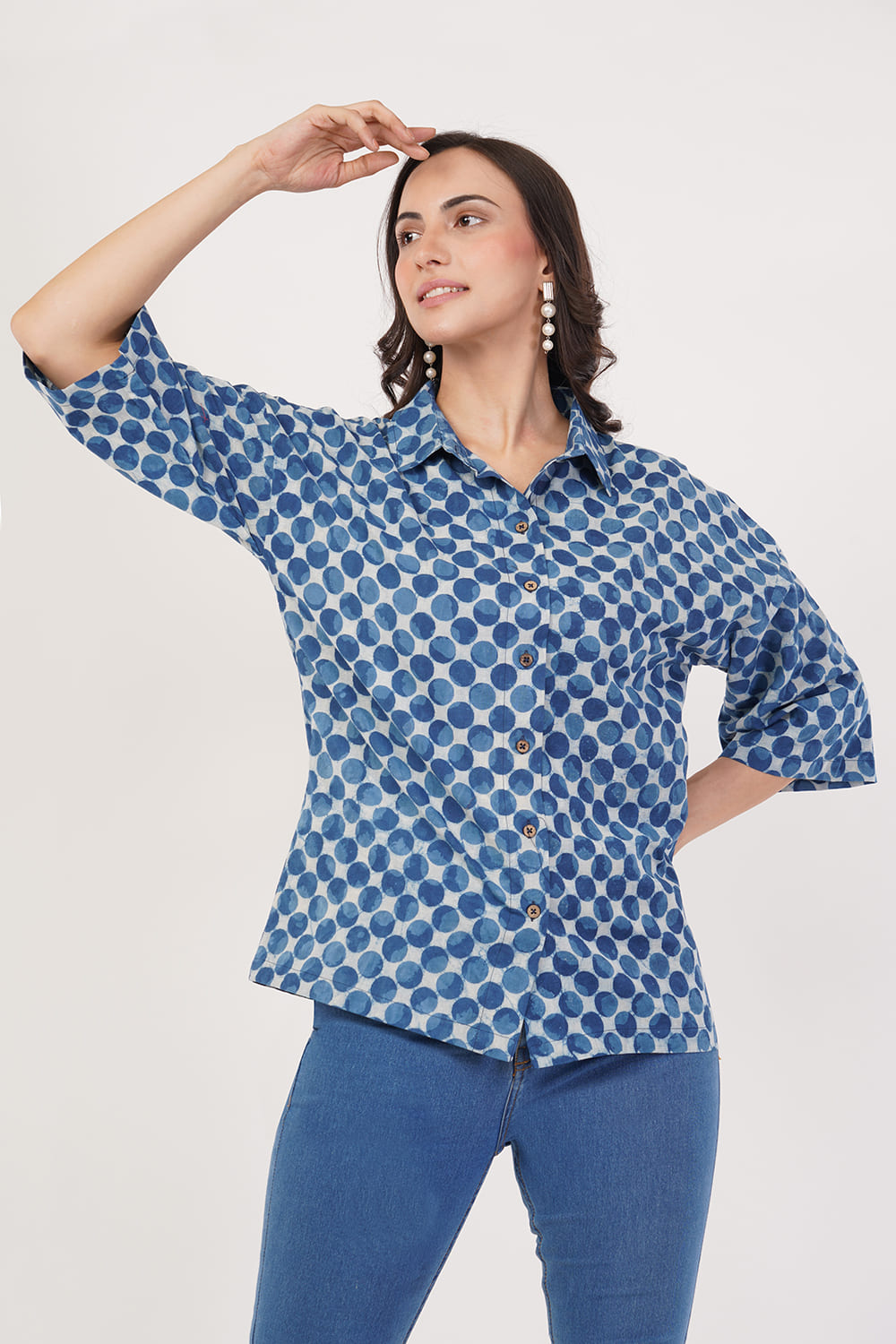 Block printing blue circle shirt
