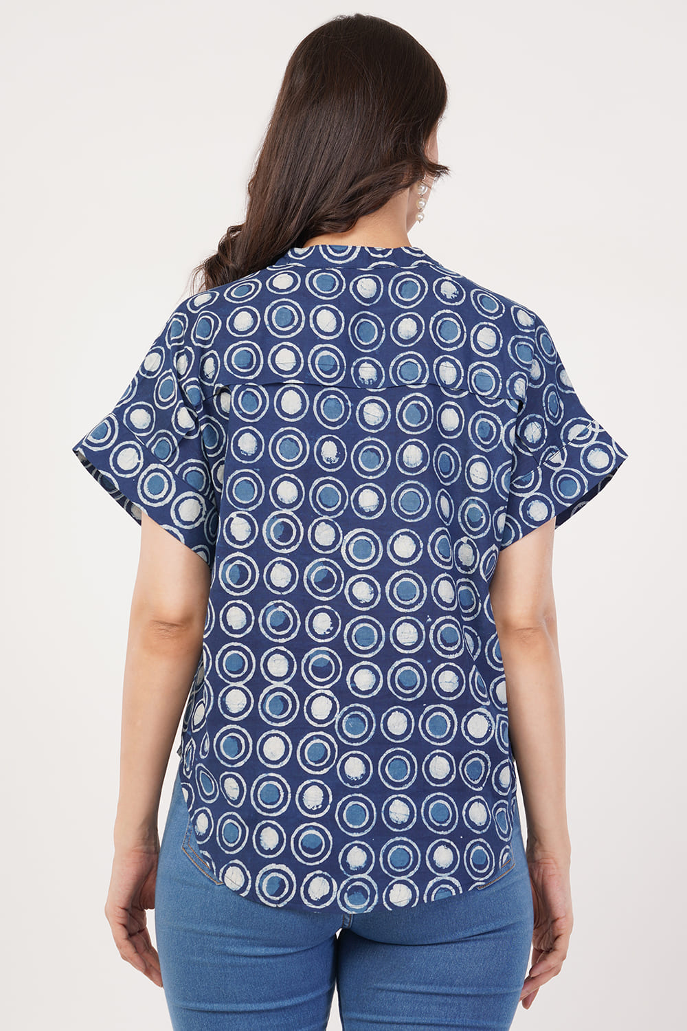 Blue circle top